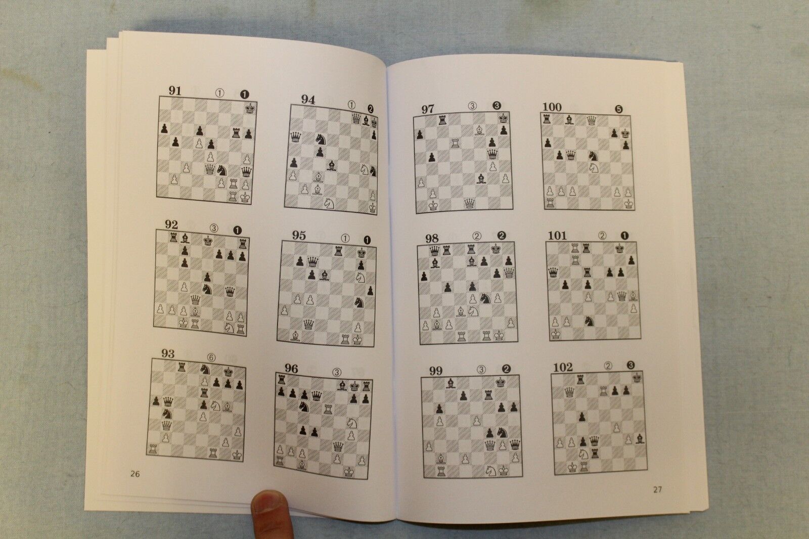 11274.English German Russian Chess Book: M. Blokh. 600 Combinations. Kombinationen