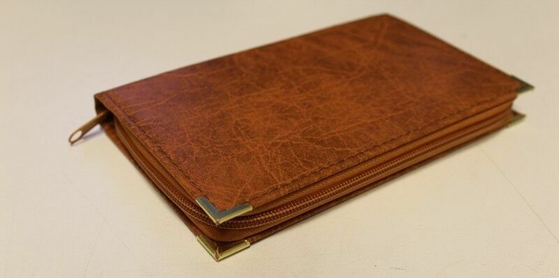 11362.Magnetic Pocket Traveling Chess Set. Chessm.com. Faux leather case